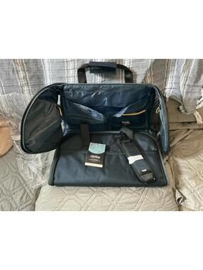 Halfday Convertible 2-in-1 Premium Garment Duffle Bag 40L NWT Marine / Navy